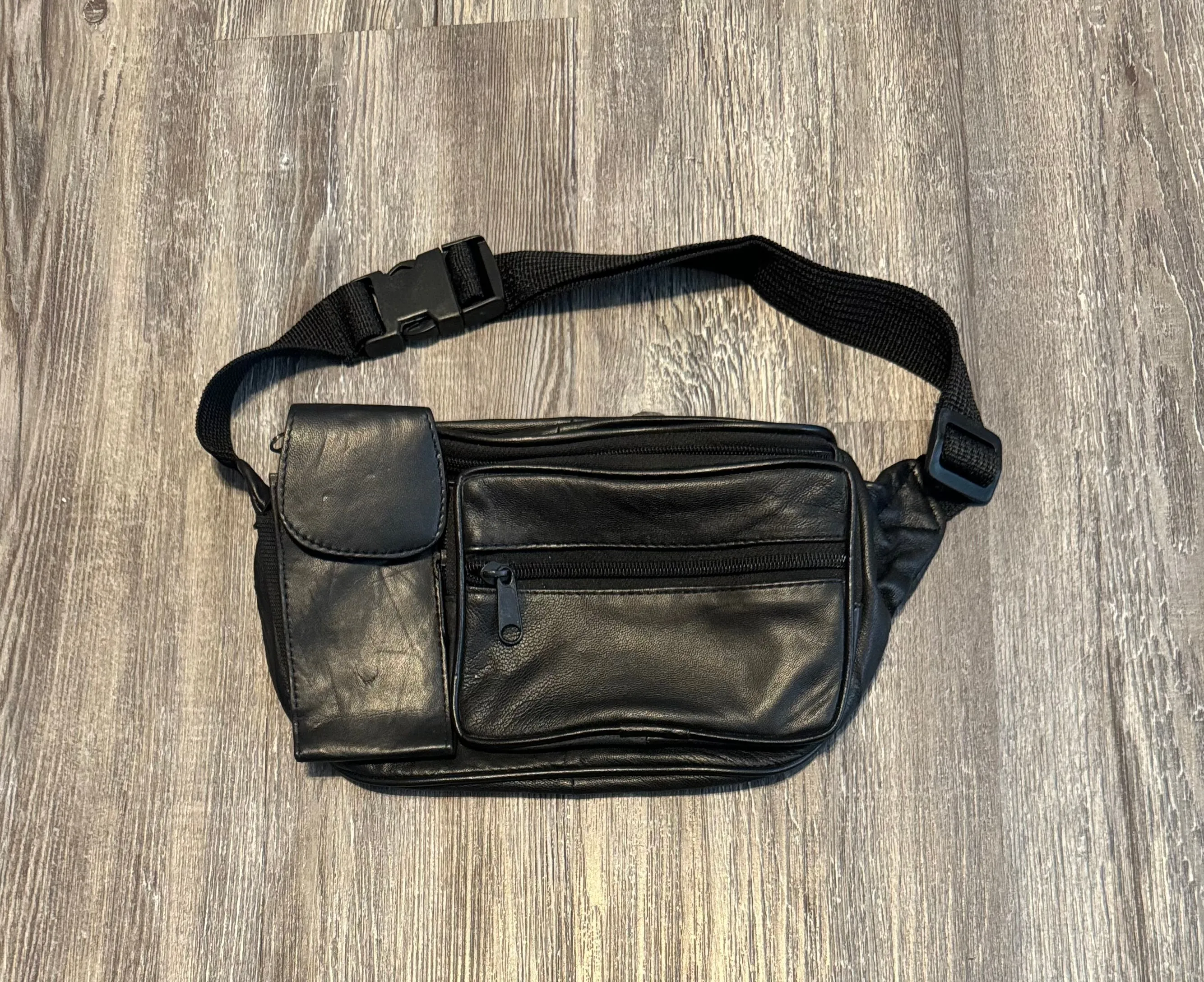 Belt Bag By Clothes Mentor  Size: Small