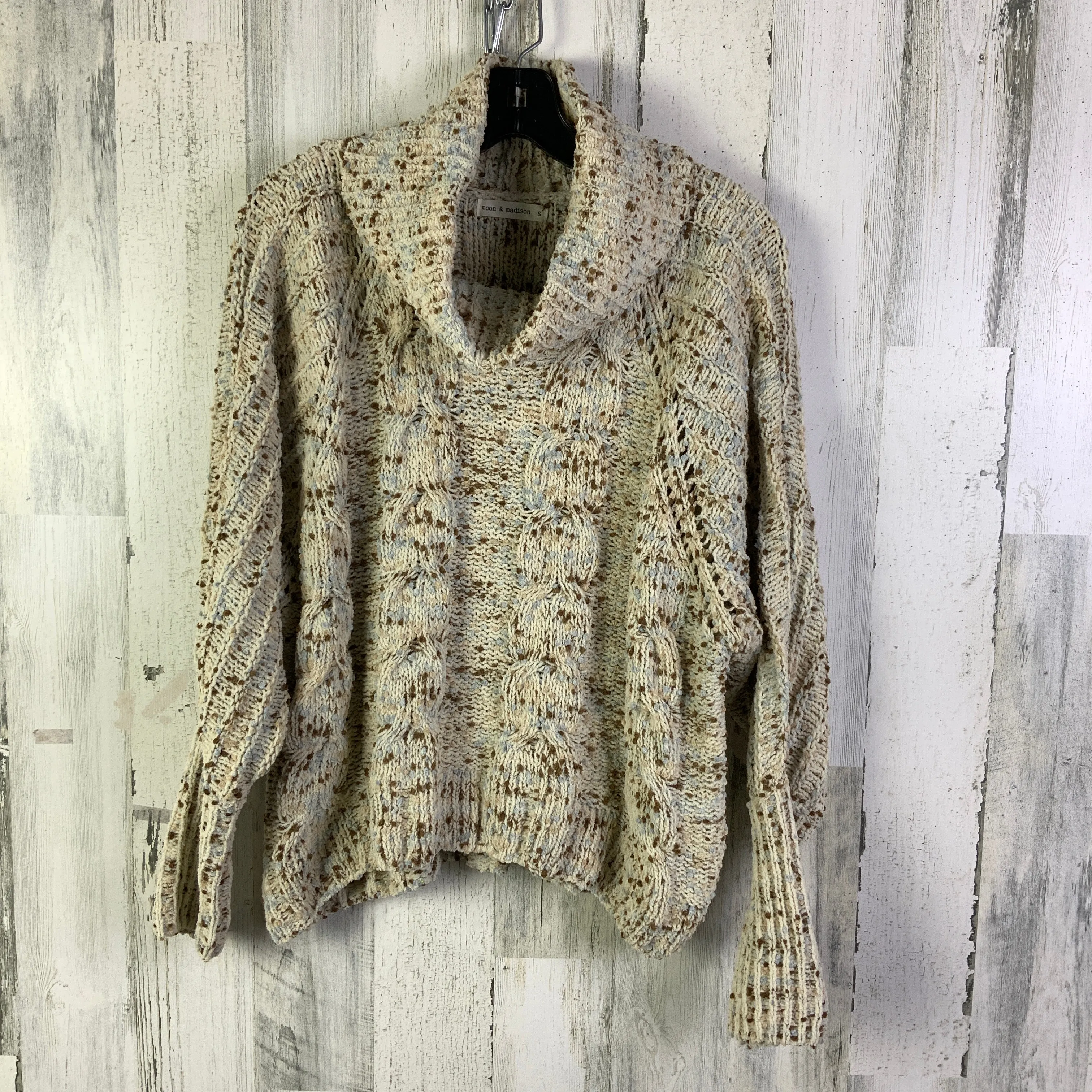 Sweater By Clothes Mentor In Cream, Size: S